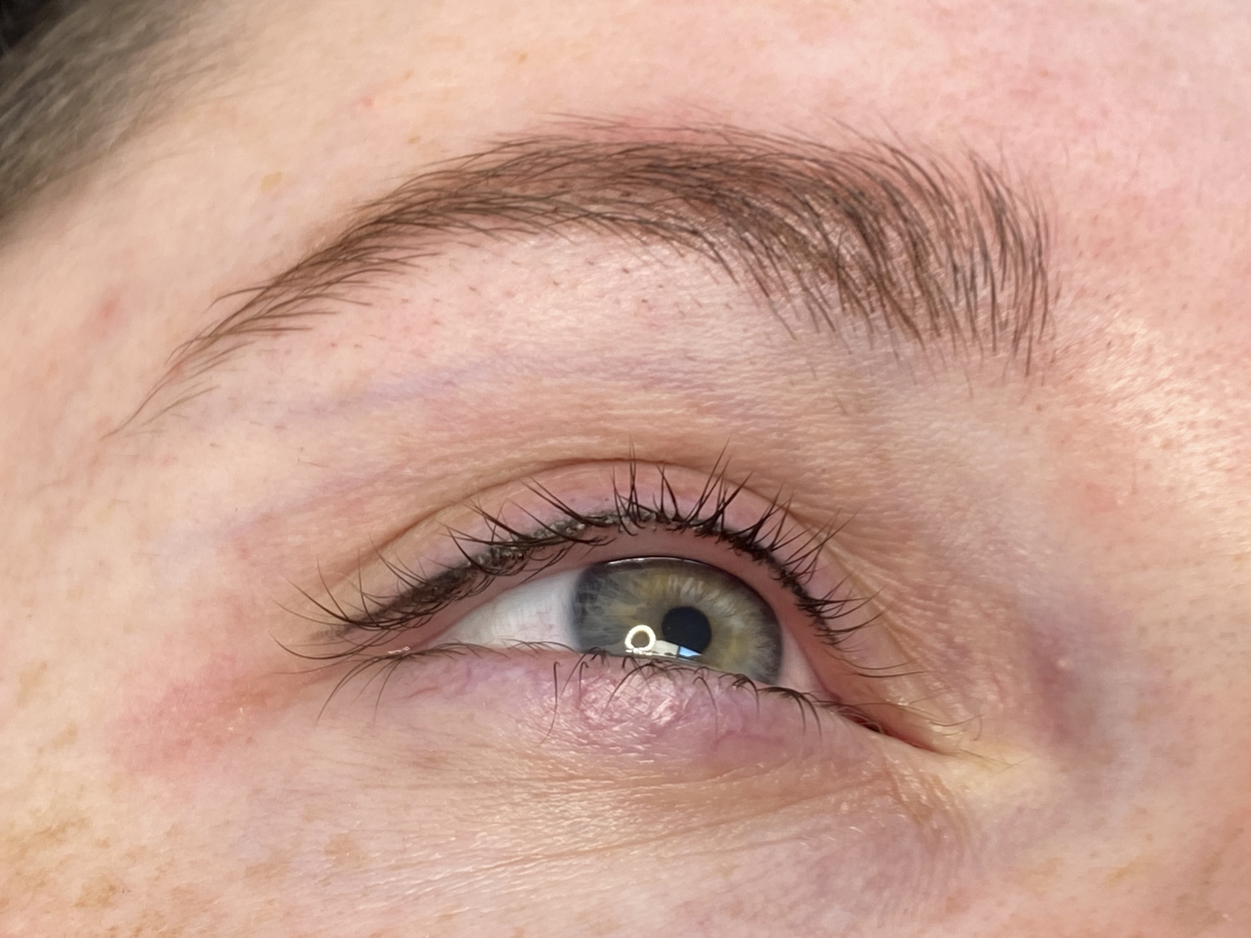 Permanent Makeup Lidstrich/Eyliner am oberen Augenlid