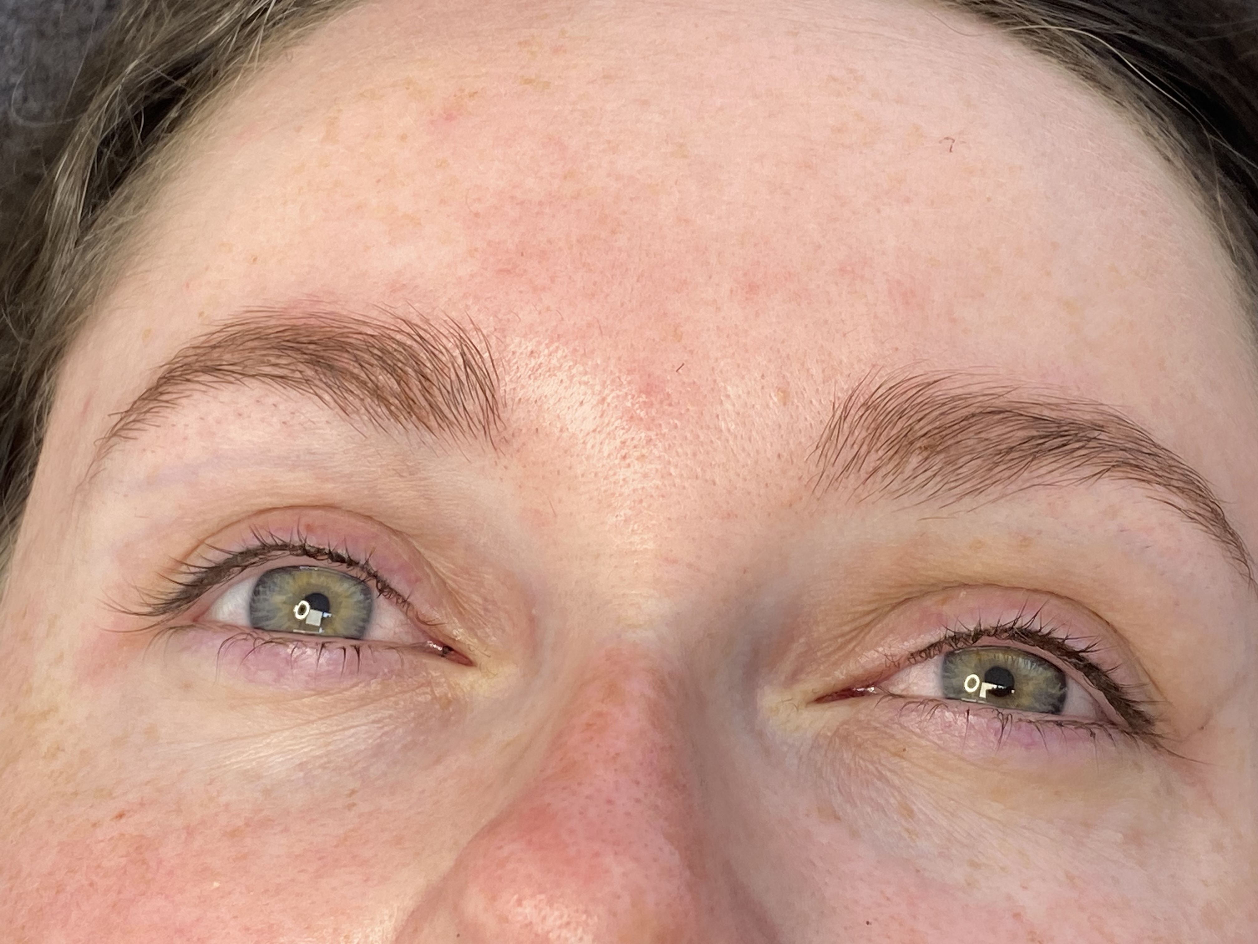 Permanent Makeup Lidstrich/Eyliner am oberen und unter Augenlid