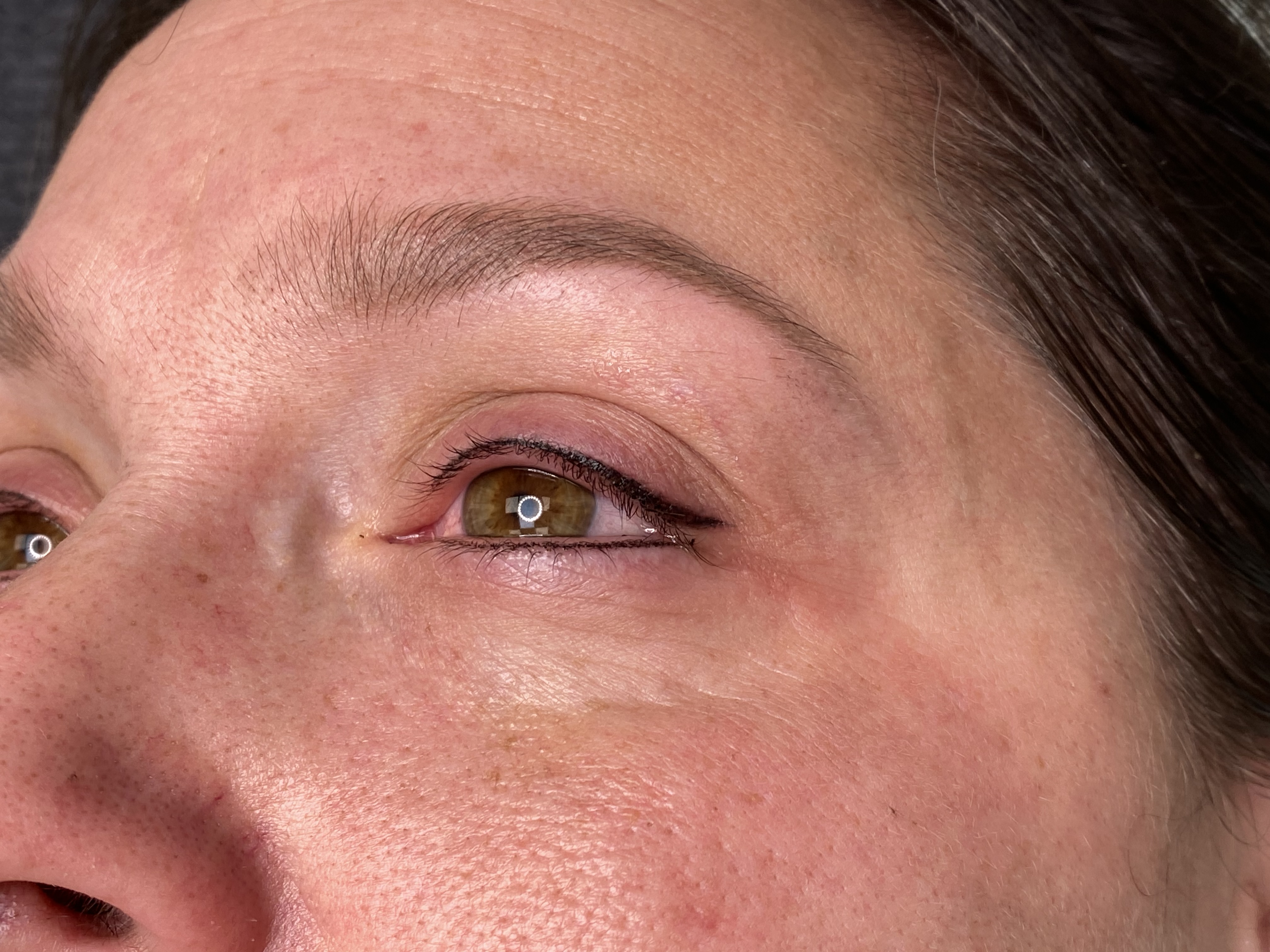 Permanent Makeup Lidstrich/Eyliner am oberen Augenlid